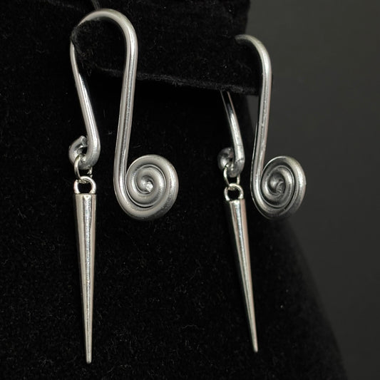 Spiral Spike Horseshoe Hangers