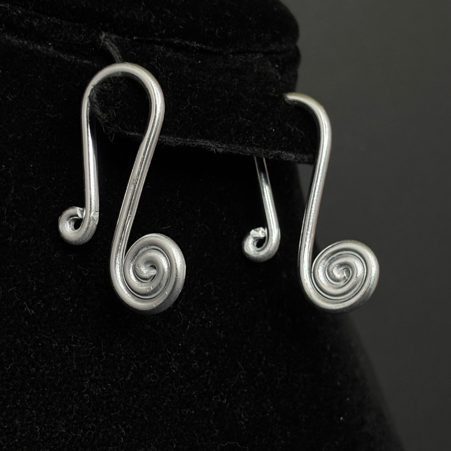 Spiral Horseshoe Hangers