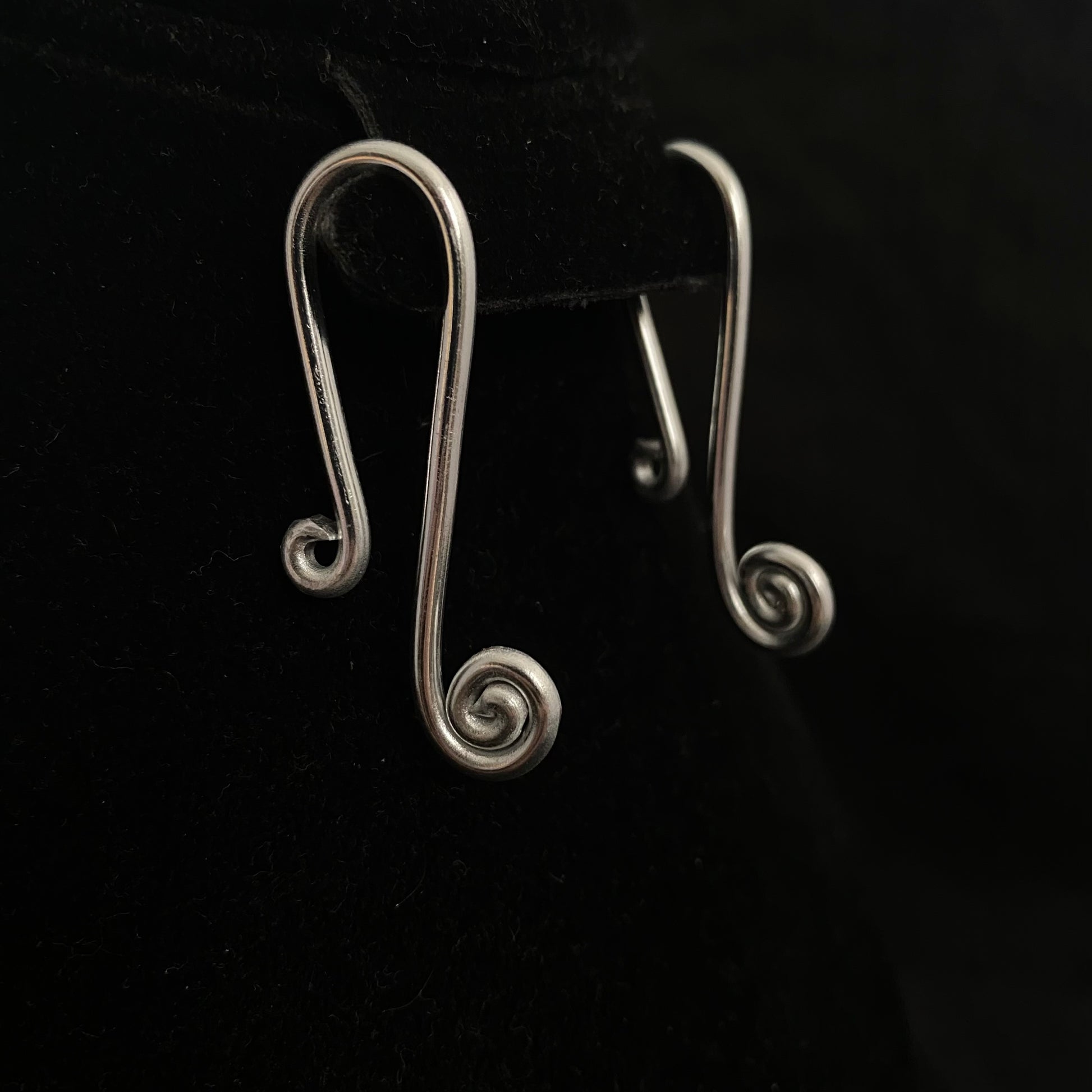 Spiral Horseshoe Hanger - Starwoven Co