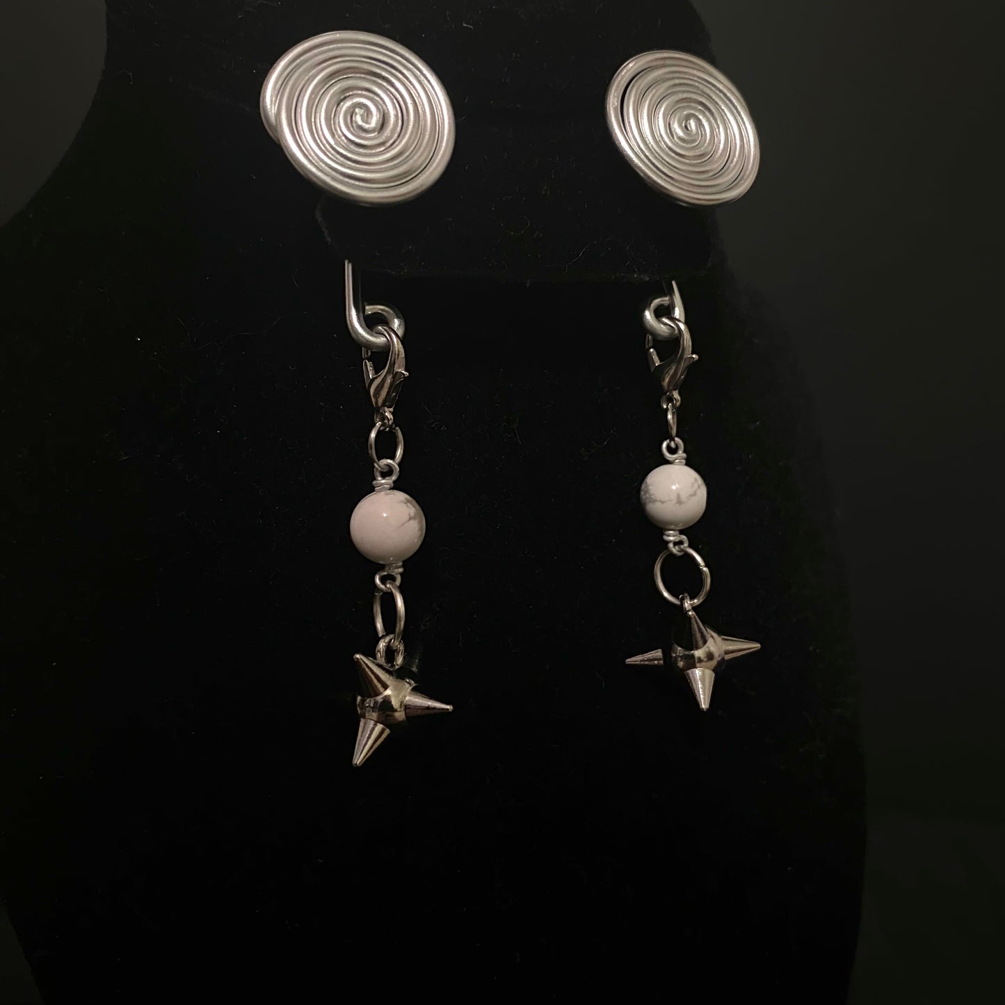 Silver Spiral Gauge Earrings || Mini Spikes