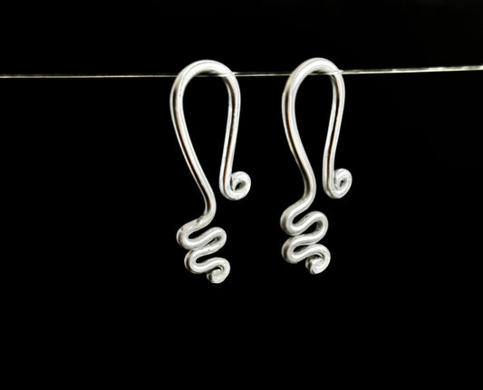 Squiggle Horseshoe Hanger