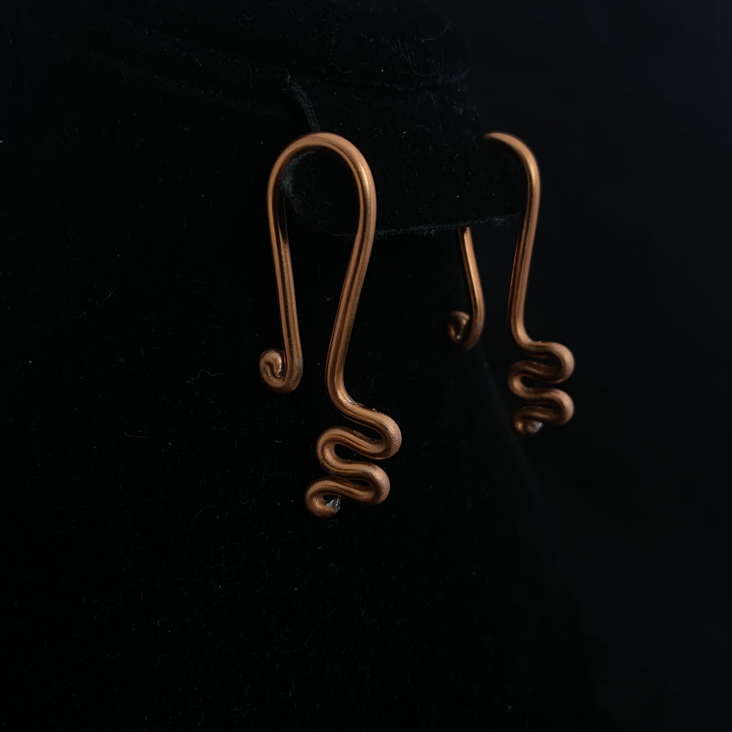 Squiggle Horseshoe Hanger - Starwoven Co