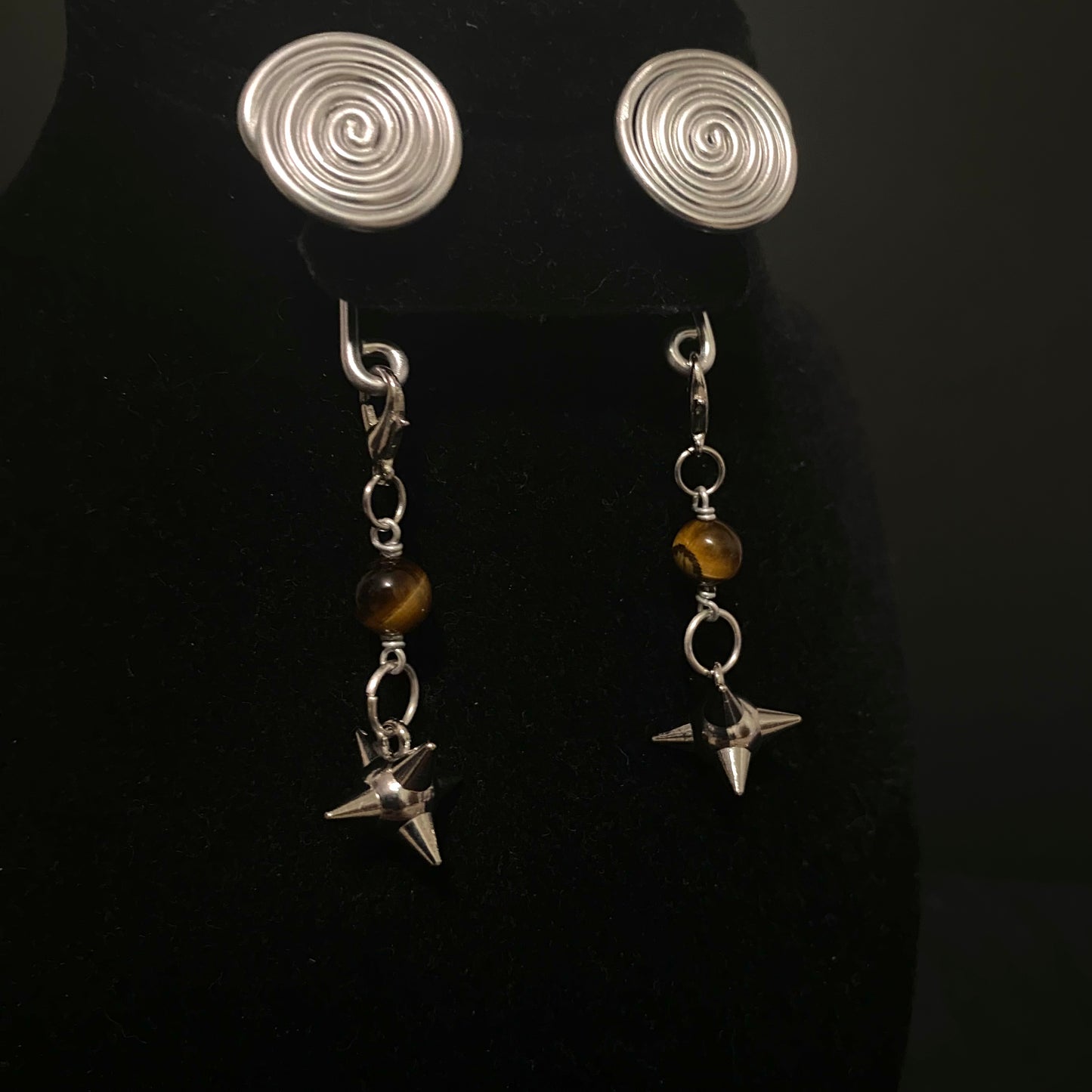 Silver Spiral Gauge Earrings || Mini Spikes